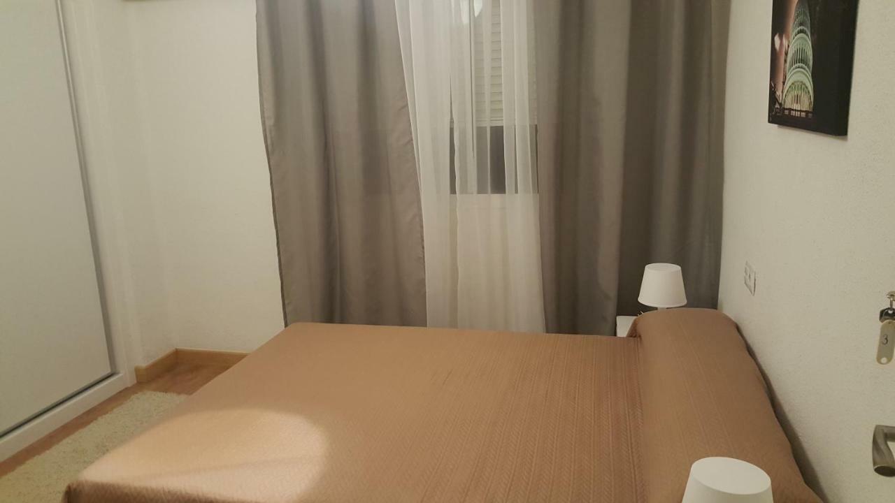 Pension Yna Holiday Málaga Eksteriør bilde