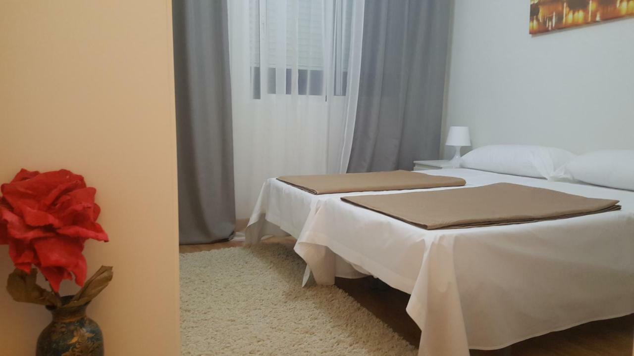 Pension Yna Holiday Málaga Eksteriør bilde