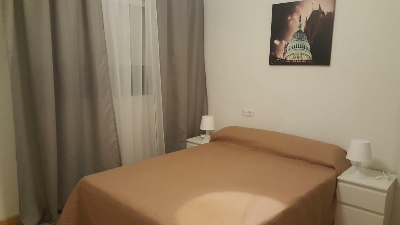 Pension Yna Holiday Málaga Eksteriør bilde